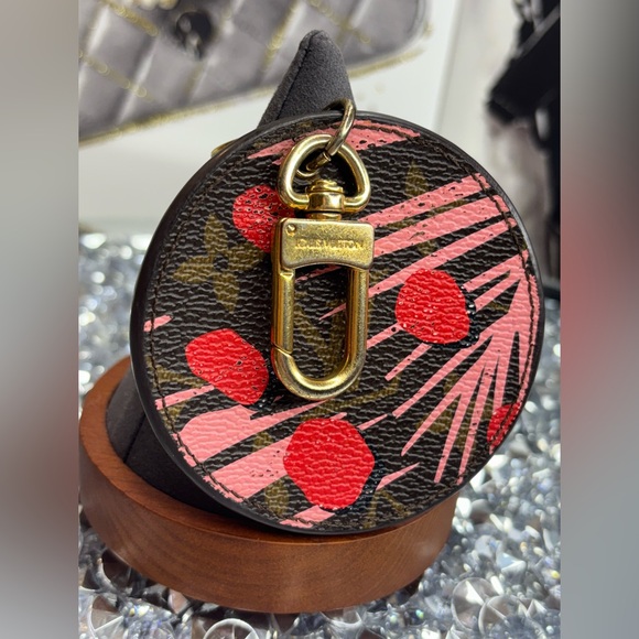 Louis Vuitton 2016 Limited Edition Monogram Jungle Dots Bag Charm EUC - Picture 7 of 9